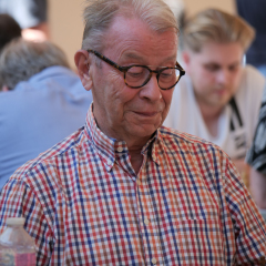 Poeltelt-Helmut